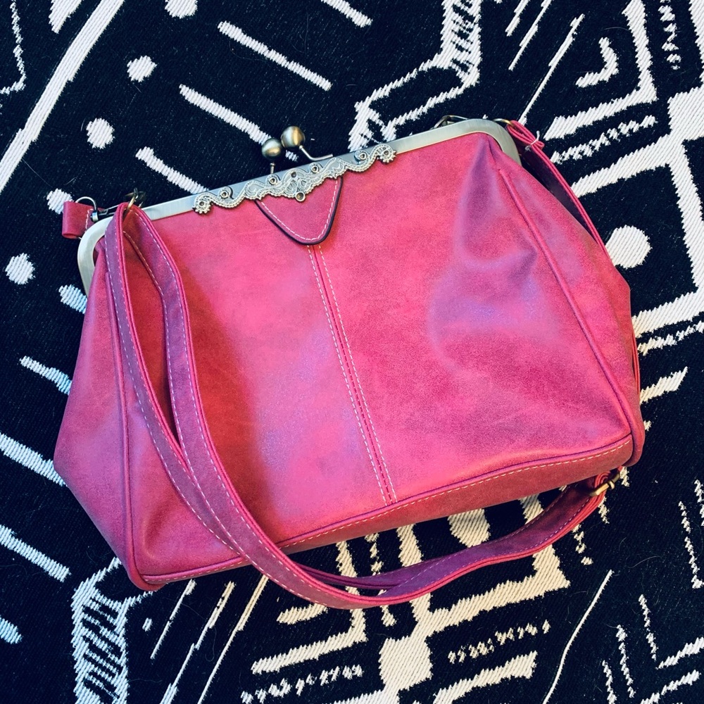 Kisslock Shoulder Leather Bag